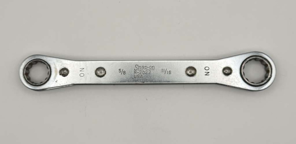 Snap-on R-2022 5/8 x 11/16 SAE 12-Point Double Box Ratcheting Wrench USA Vintage